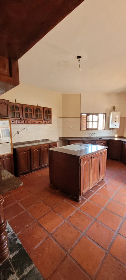 VENTA de GRAN CASA - SAN MARTIN, SAN BENITO