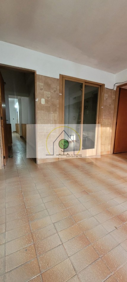 VENTA de CASA con LOCALES - DR. LUCIO d'AGOSTINO, PARANA