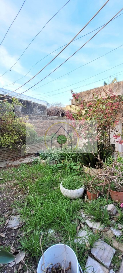 VENTA de CASA con LOCALES - DR. LUCIO d'AGOSTINO, PARANA
