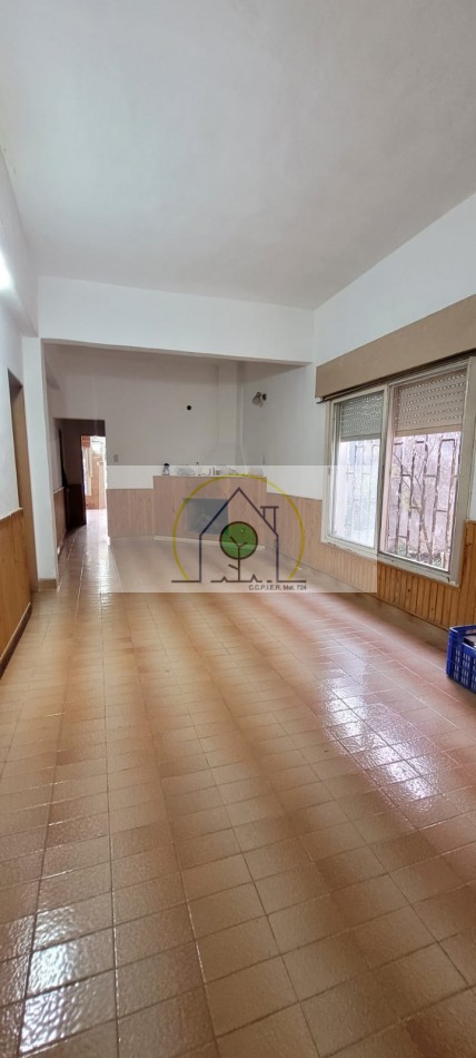 VENTA de CASA con LOCALES - DR. LUCIO d'AGOSTINO, PARANA